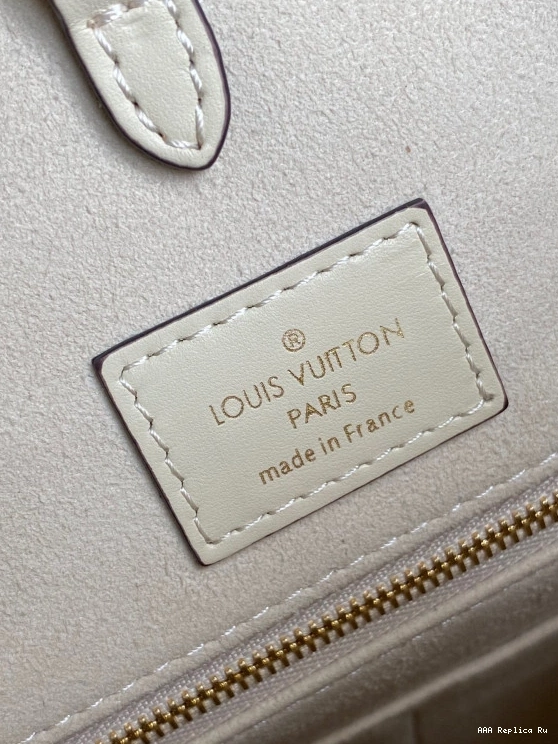 AAA Pruses Bags MM ONTHEGO LOUIS VUITTON 0723
